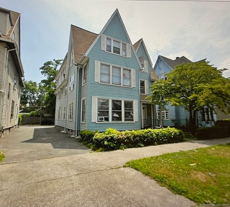 1921 North Ave in Bridgeport, CT - Building Photo