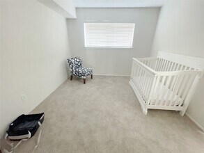 443 N Post Oak Ln in Houston, TX - Building Photo - Building Photo
