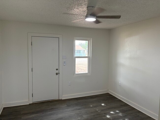 608 N Bell St in Brownfield, TX - Building Photo - Building Photo