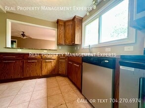 1105 Balthis Dr in Gastonia, NC - Building Photo - Building Photo