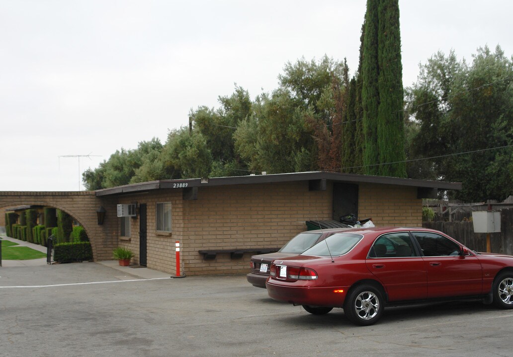 23889 Hemlock Ave in Moreno Valley, CA - Foto de edificio