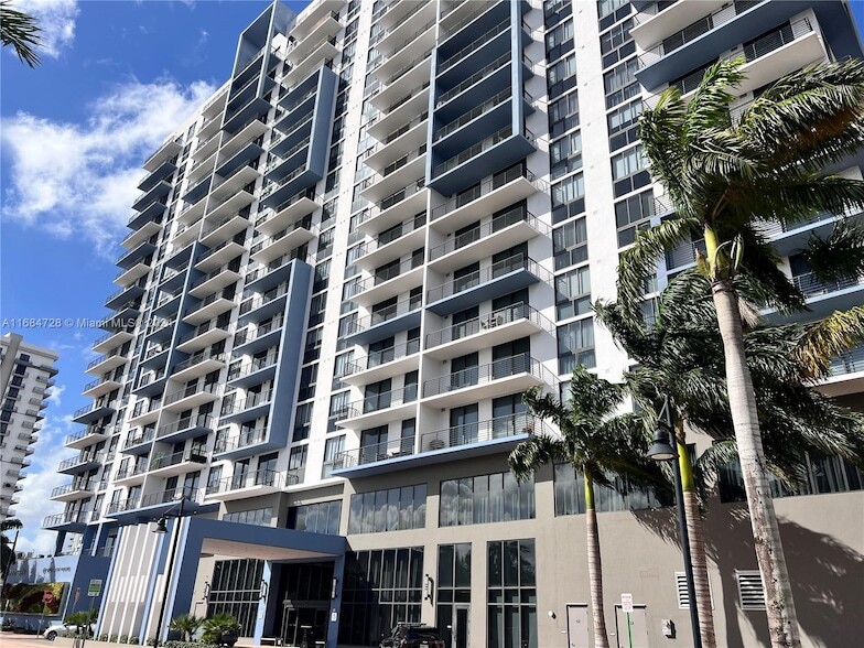 5350 NW 84th Ave, Unit 1001 in Doral, FL - Building Photo