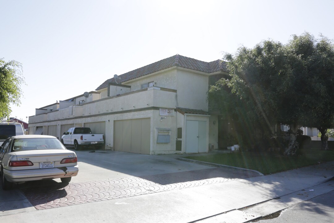 17192 Elm St in Huntington Beach, CA - Building Photo