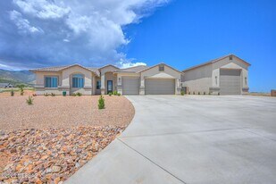6321 Red Oak in Hereford, AZ - Building Photo