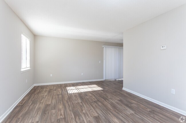 Rosen at North Hills in Raleigh, NC - Building Photo - Building Photo