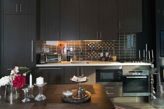39 Queens Quay E in Toronto, ON - Building Photo - Building Photo