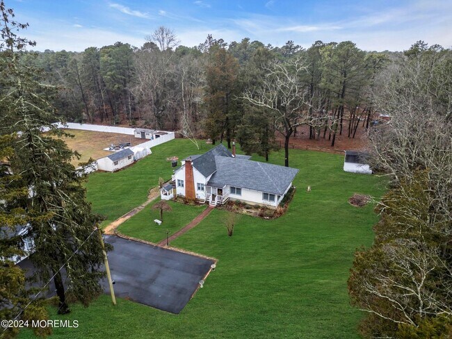 714 Cassville Rd in Jackson Township, NJ - Building Photo - Building Photo