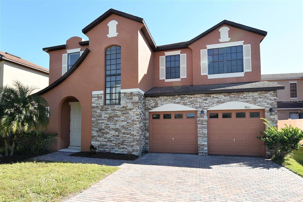 9861 Lake District Ln in Orlando, FL - Foto de edificio