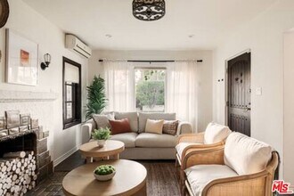 428 N Alta Vista Blvd in Los Angeles, CA - Building Photo - Building Photo