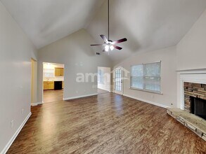 3740 Scotland Ln SW in Snellville, GA - Foto de edificio - Building Photo