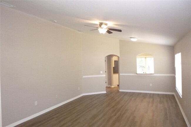 413 Pine Pointe Ct in Seffner, FL - Foto de edificio - Building Photo