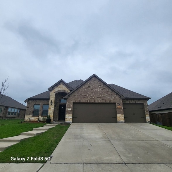 property at 327 Sweetspire Dr