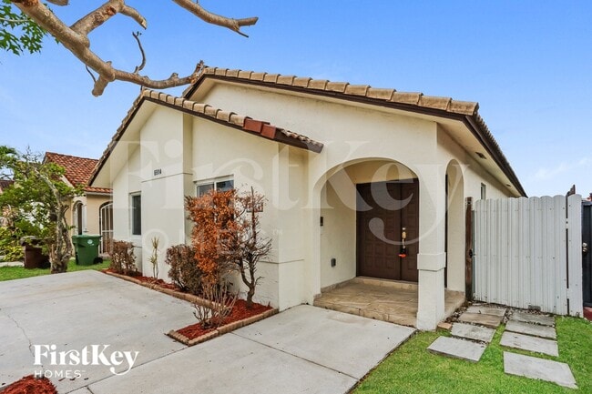 6914 W 24th Ln in Hialeah, FL - Building Photo - Building Photo