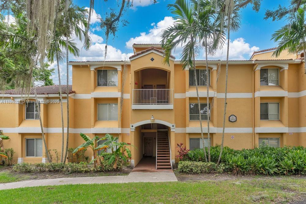 2321 NW 33rd St in Oakland Park, FL - Building Photo