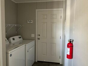 5181 Tokay Dr in Flint, MI - Building Photo - Building Photo