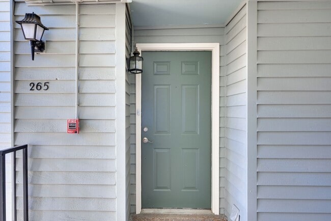 265 Hillsboro Pl in Nashville, TN - Foto de edificio - Building Photo