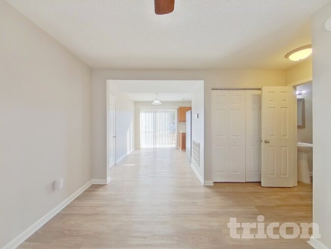 521 Halleck Ln in Columbia, SC - Foto de edificio - Building Photo