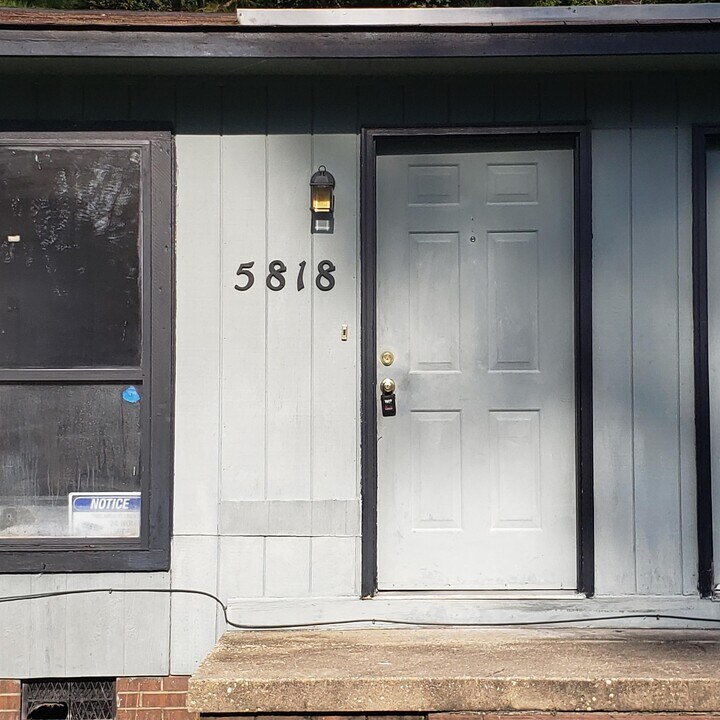 5818 Aftonshire Dr in Fayetteville, NC - Foto de edificio