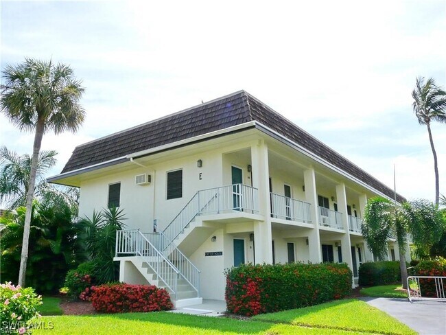 130 N Collier Blvd in Marco Island, FL - Building Photo - Building Photo