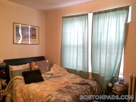 107 Gordon St in Boston, MA - Building Photo