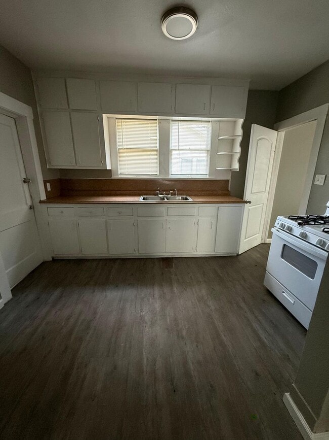 2530 Pierce St in Beaumont, TX - Building Photo - Building Photo