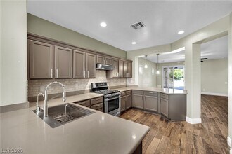 2978 Strathspey Ct in Henderson, NV - Building Photo - Building Photo