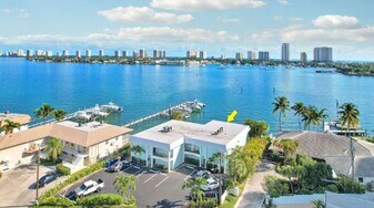 360 Wilma Cir in West Palm Beach, FL - Building Photo