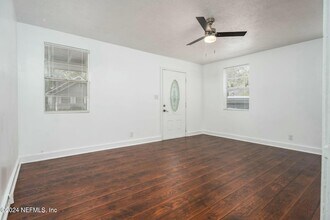 2221 Commonwealth Ave in Jacksonville, FL - Foto de edificio - Building Photo