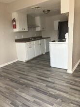 Beautiful, spacious property with an excellent location! in Corpus Christi, TX - Foto de edificio - Interior Photo