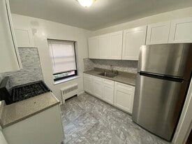 30 E Henry St, Unit 3 in Linden, NJ - Building Photo