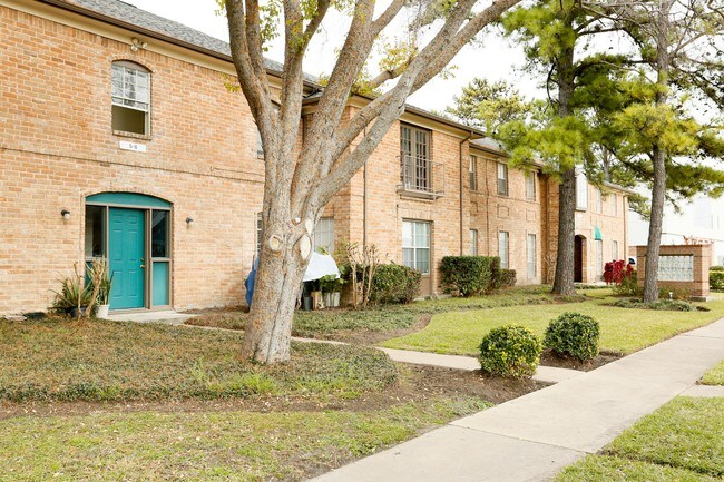 Amherst Apartments photo'