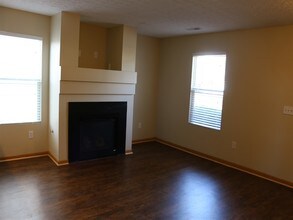 7525 Hemrich Dr in Canal Winchester, OH - Foto de edificio - Building Photo