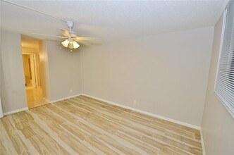 403 NW 68th Ave, Unit 310 in Plantation, FL - Building Photo - Building Photo