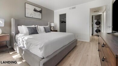 1455 E Katie Ave, Unit K16 in Las Vegas, NV - Foto de edificio - Building Photo