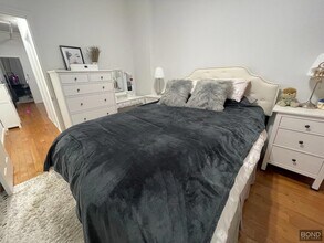 360 W 53rd St, Unit 1E in New York, NY - Building Photo - Building Photo