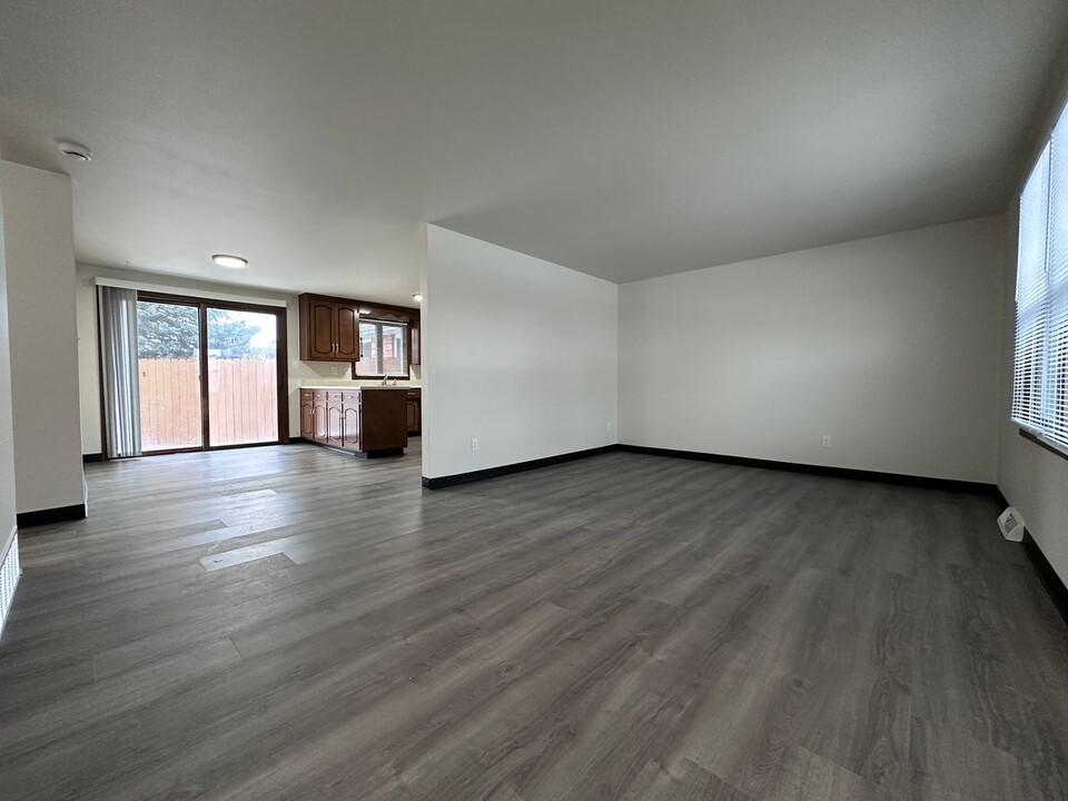 1255 O Keefe Rd-Unit -1255 in De Pere, WI - Building Photo
