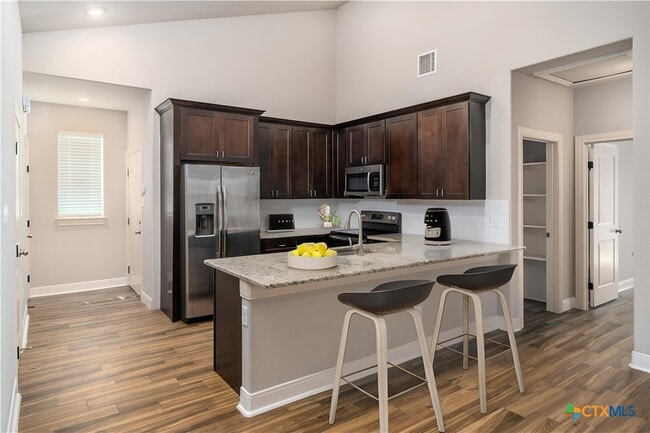 3067 View Ridge Dr in Spring Branch, TX - Foto de edificio - Building Photo