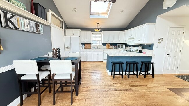 6 Cape Rd, Unit 2