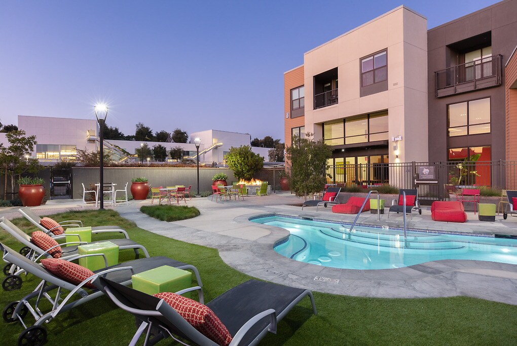 777 Hamilton in Menlo Park, CA - Building Photo