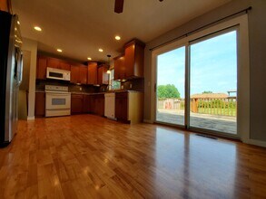 406 4th Ave NE in Byron, MN - Foto de edificio - Building Photo