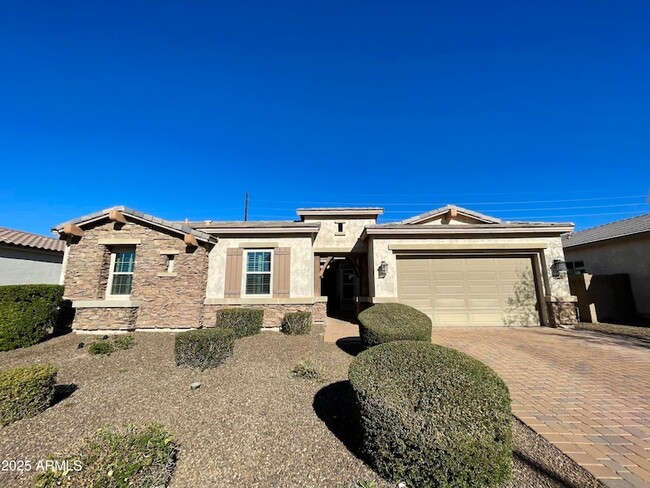 2882 E Derringer Way, Unit 301 in Gilbert, AZ - Building Photo - Building Photo