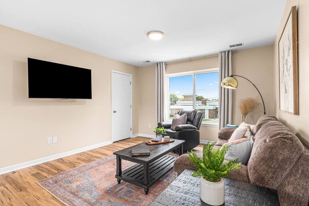 18308 Mesle St, Unit SI ID1032362P in Roseville, MI - Foto de edificio