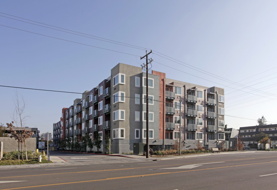 Fair Oaks Plaza in Sunnyvale, CA - Building Photo