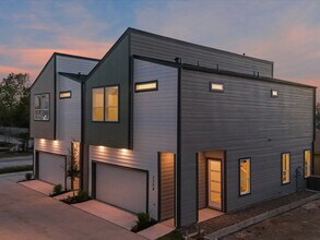 227 Noras Ln in Houston, TX - Building Photo - Building Photo