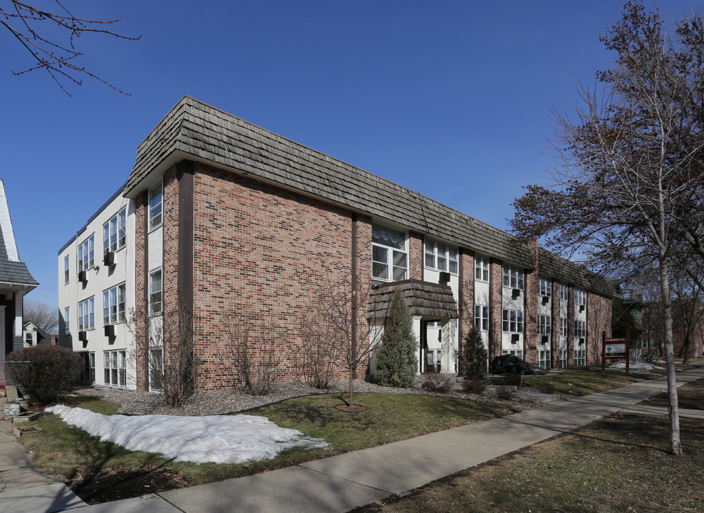 Pleasant View Apartments in Minneapolis, MN - Building Photo