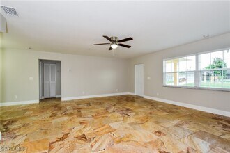 1326 SW 10th Pl in Cape Coral, FL - Building Photo - Building Photo