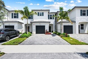 11853 NW 47th Manor in Coral Springs, FL - Building Photo