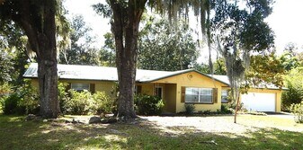 3461 NW 35th Pl in Gainesville, FL - Building Photo