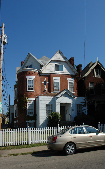 5955 Alder St in Pittsburgh, PA - Building Photo