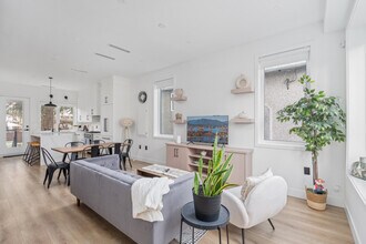 5207 Hoy St, Unit SI ID1422087P in Vancouver, BC - Building Photo - Building Photo